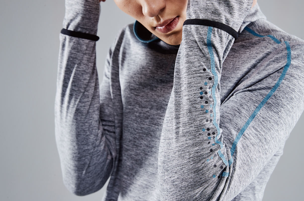 CROSSOVER NECK RUNNING HOODIE MEN