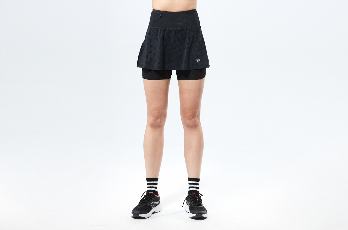 ZERO-FRICTION 2-IN-1 TRAIL SKORTS / WOMEN